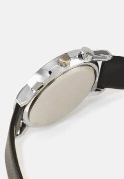 Pier One SET - Uhr - Black -Pier One 8b85f94e4c5a43a89680fa66df3bc7c7