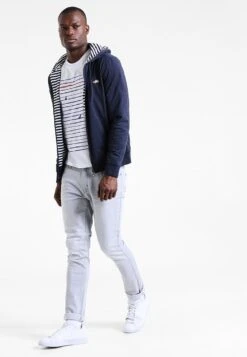 Pier One T-Shirt Print - White -Pier One a02d9617dda84354a7d0c45934aa5df9