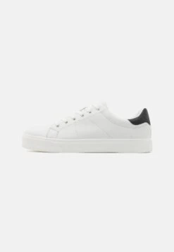 Pier One Sneaker Low - White